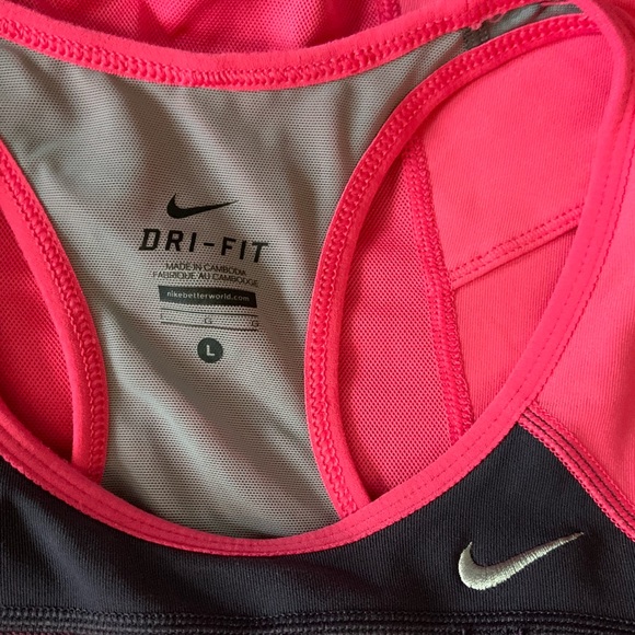 Nike Large Dry Fit Pink Built in Bra Top - Picture 3 of 4